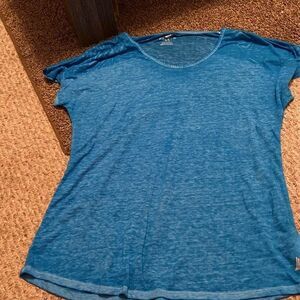 Free 2 B‎ blue tee large